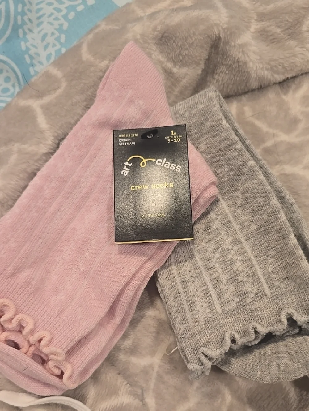 ❤️10/$20 New Art Class Crew Socks - Pink & Gray (2 Pack)